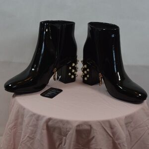 Aqua Diva Pearl heels Patent Black Boots SZ 9 NWT
